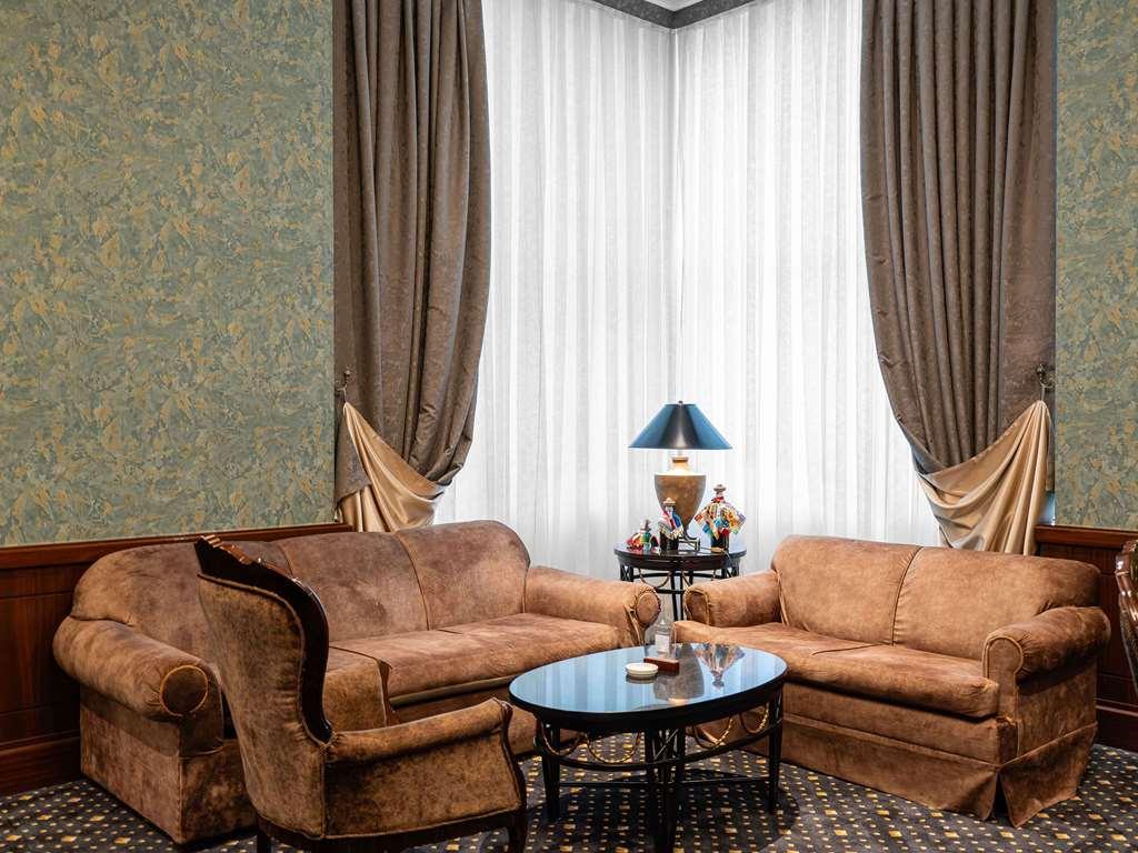 Moevenpick Hotel Tasjkent Restaurant bilde