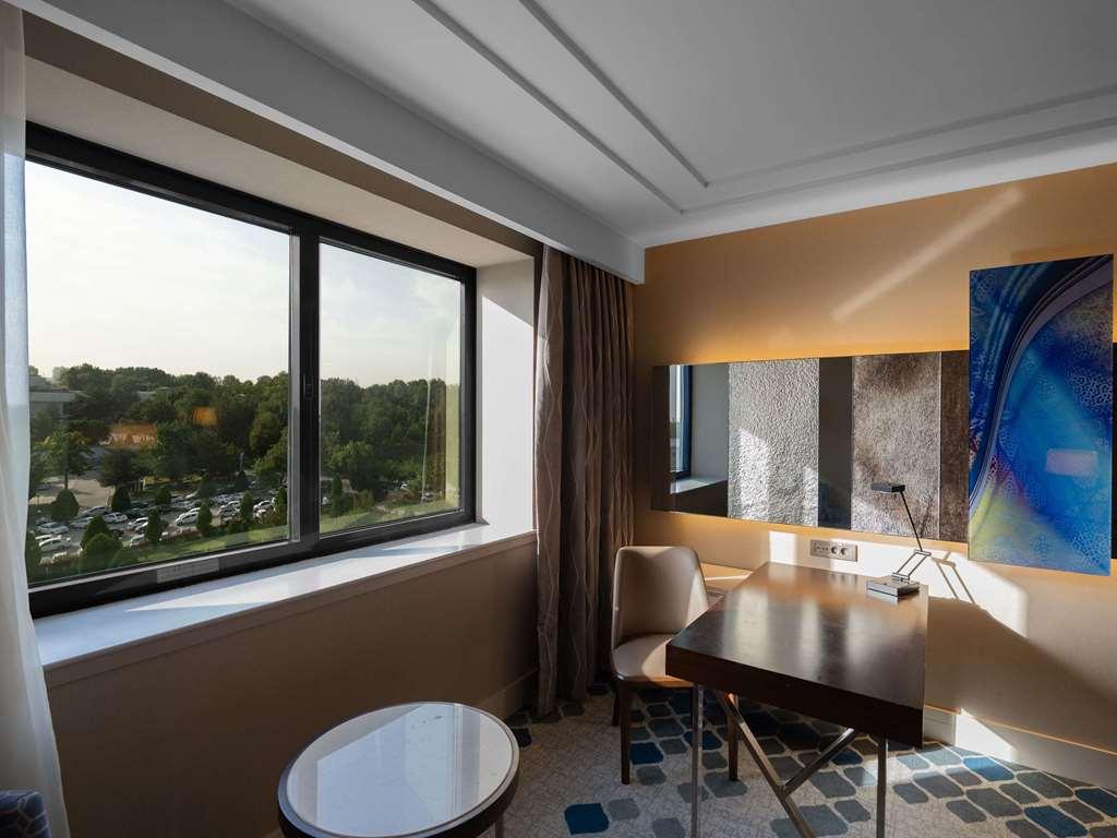 Moevenpick Hotel Tasjkent Rom bilde